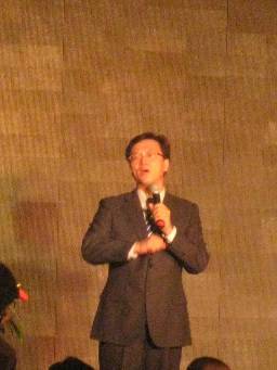2011年度中國優(yōu)秀陶瓷經(jīng)銷商頒獎(jiǎng)典禮，大將軍載譽(yù)而歸！
(圖1)